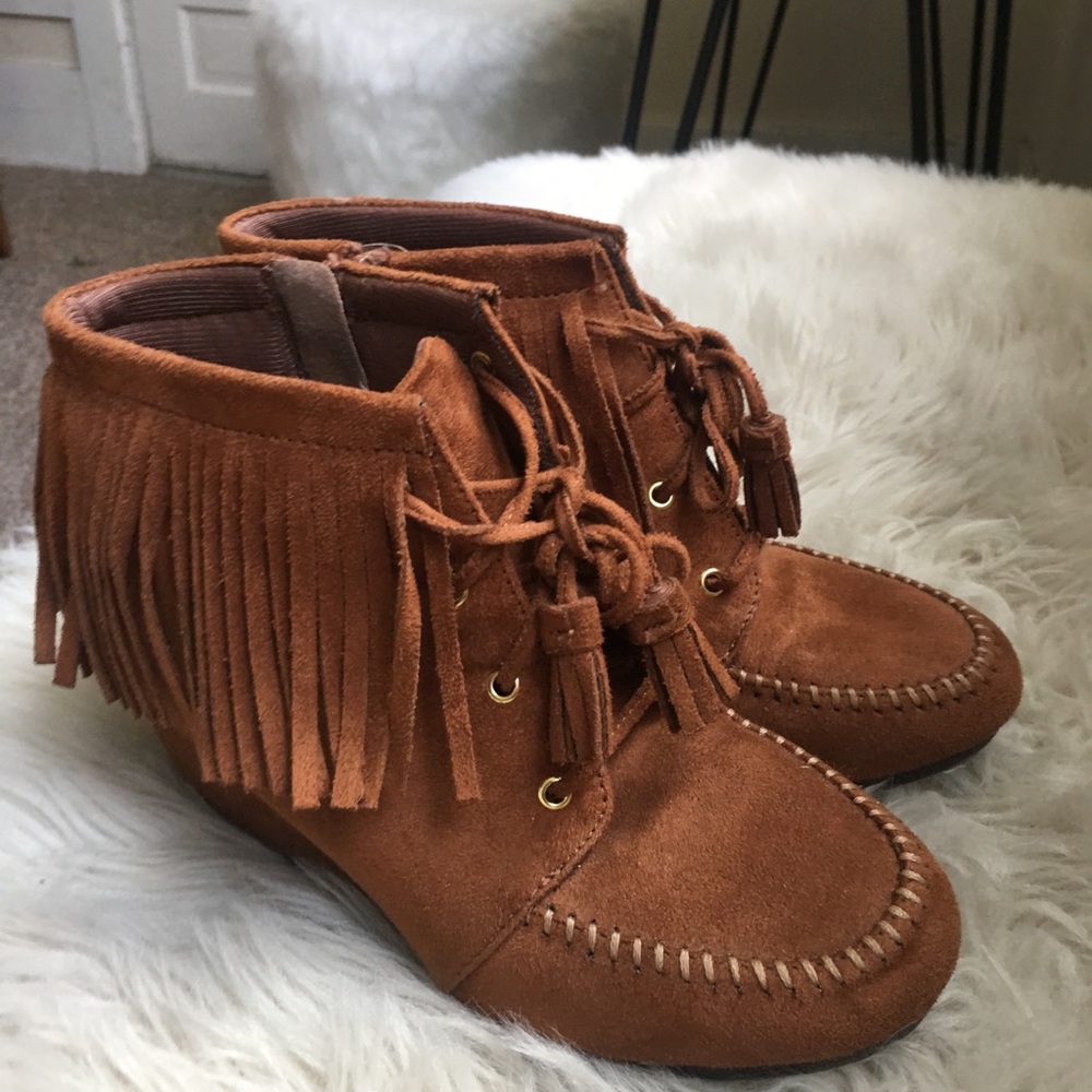 Moccasin Wedges with Fringe